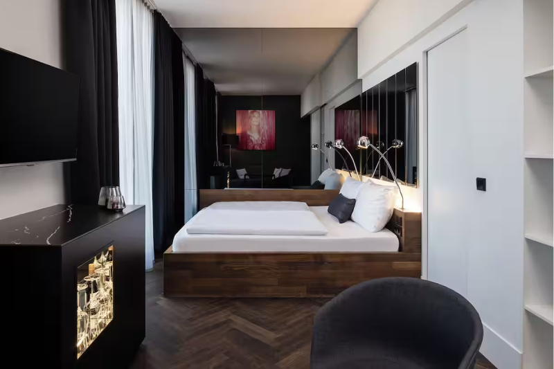 Hotel 3 Image 2